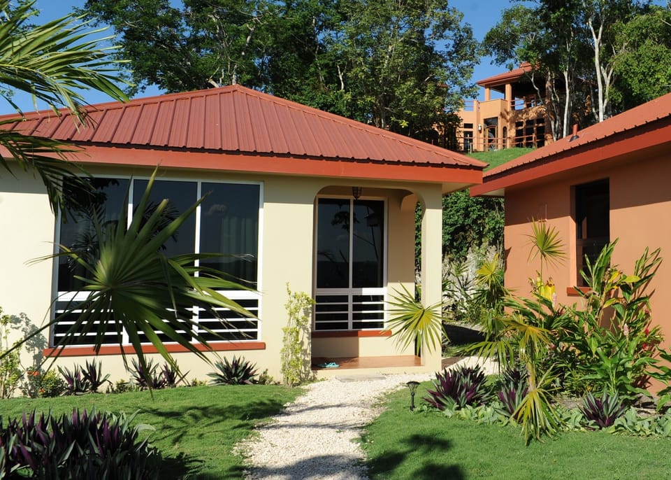 Complete privacy with one way visibility windows for you to enjoy all the views!