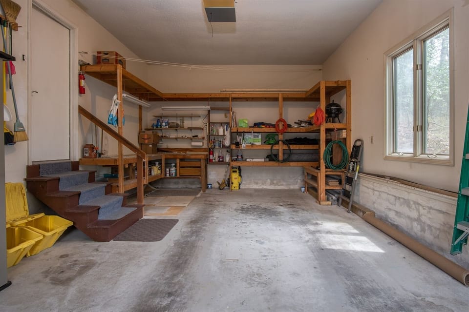 One car garage with entry into living area