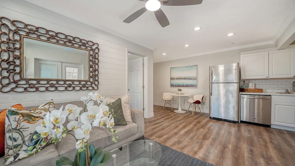 The seamless flow b/w the living & dining area creates a welcoming atmosphere