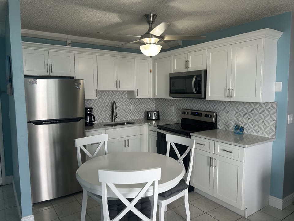 Brand new fully equipped kitchen!