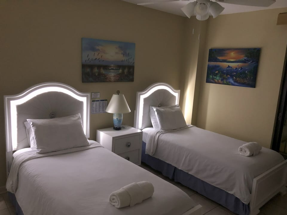 Guest Bedroom #2, Twin beds, Windward Pointe 601, Orange Beach, Alabama