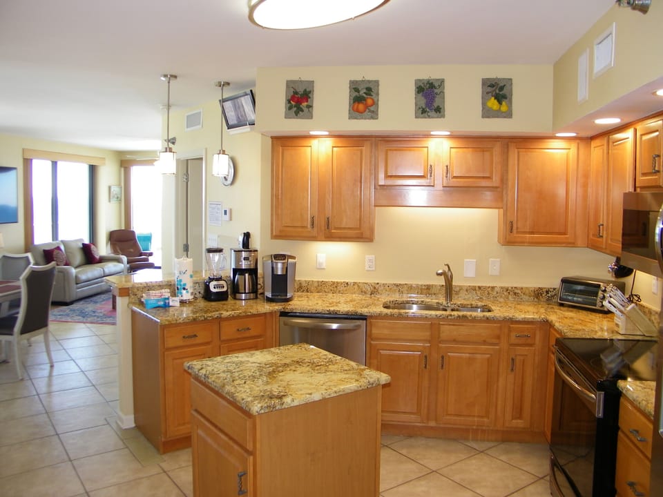 Kitchen, Windward Pointe 601, Orange Beach, Alabama