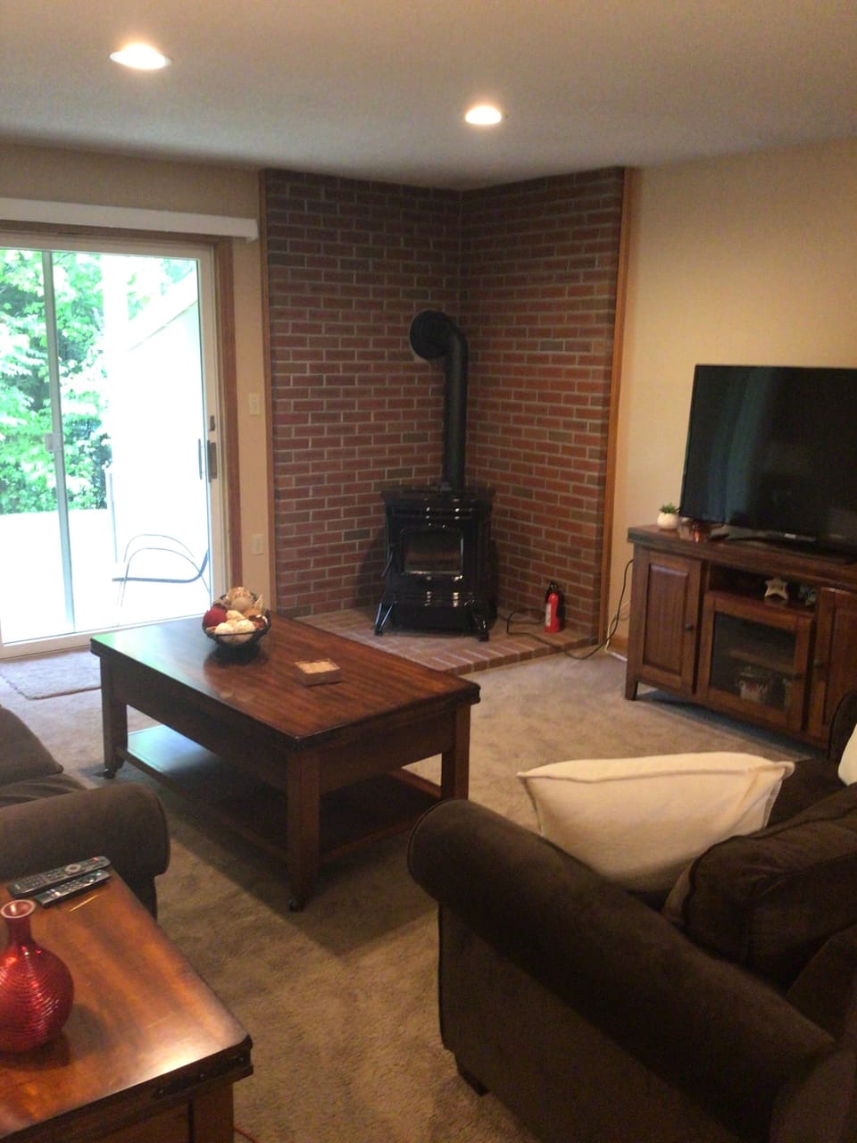 Living room W/pellet stove