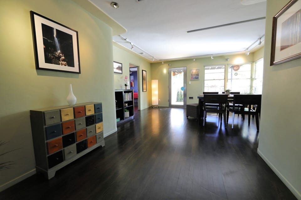 Dining Room - Table seats 8