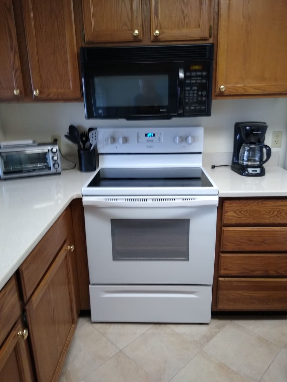 Stove and microwave--new in 2020.