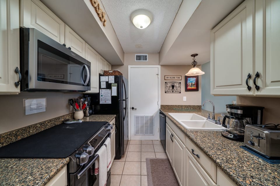 There is a washer and dryer in the laundry closet.