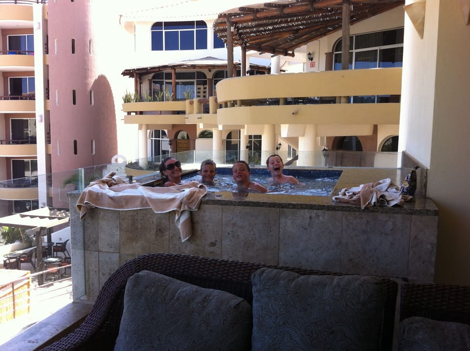 Jacuzzi - Large Patio with Sectional Sofa & Wet Bar