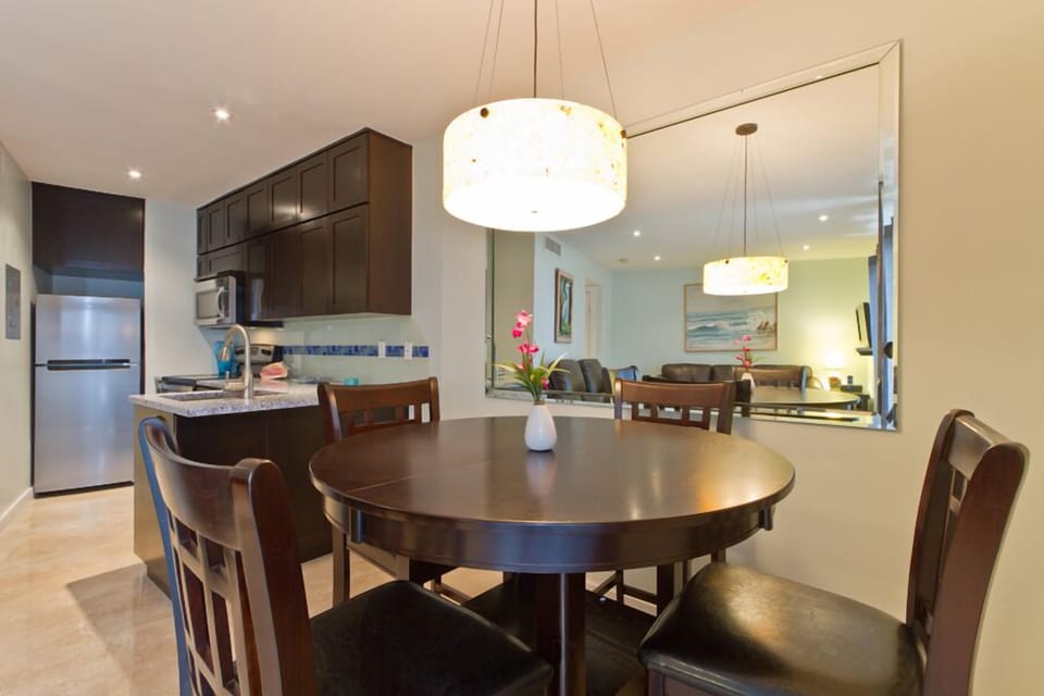 All lights are on dimmers so you can set your mood.