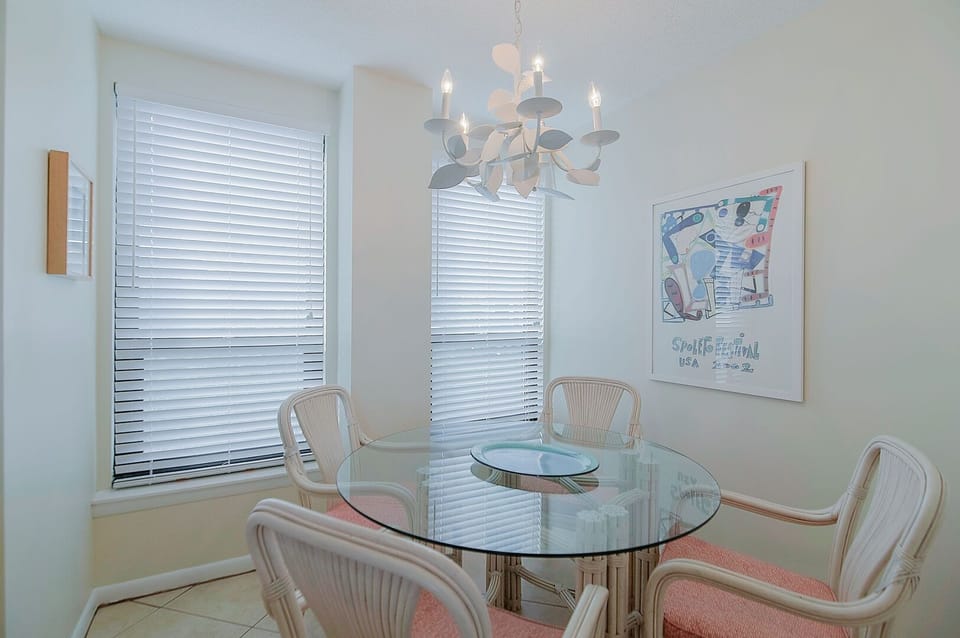 Eat-In Kitchen Table - Seating for 4