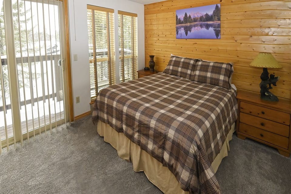 upstairs master suite