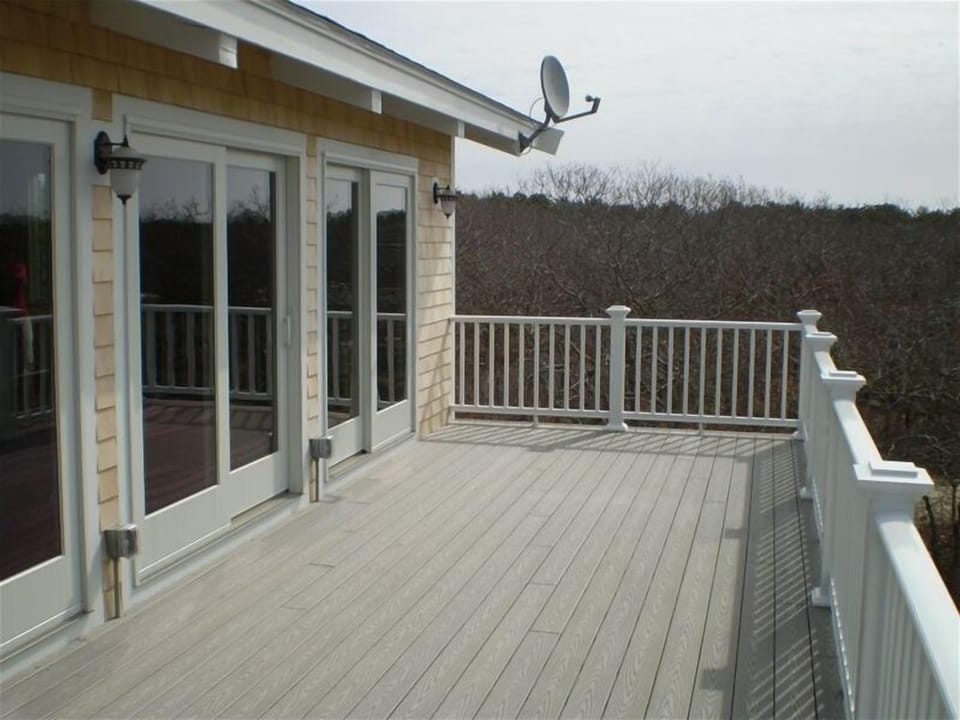 Out Door Deck with beach access to Katama Bay