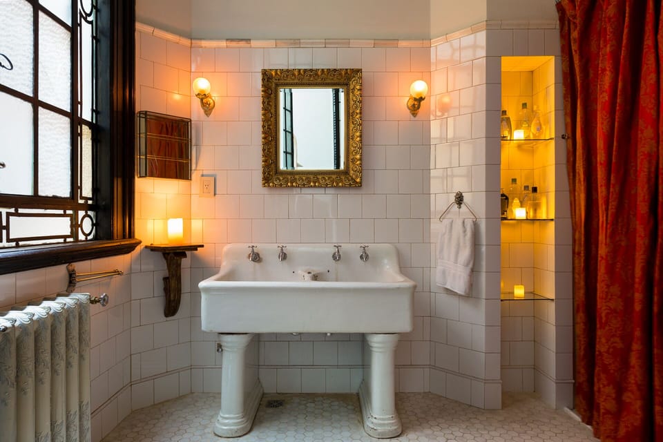 2nd floor - Public bathroom