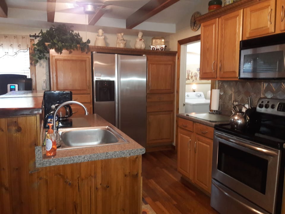 Nice Kitchen fully equipped.
