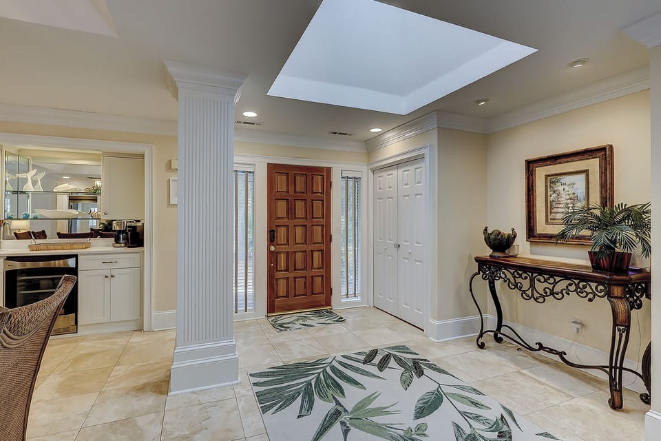 1 East Wind - Entry Way