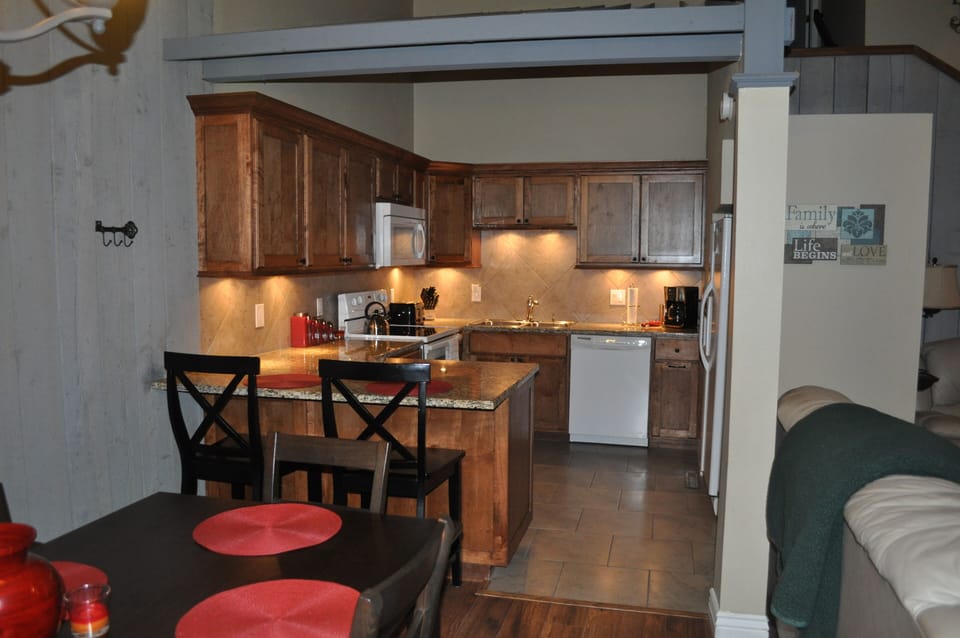 KITCHEN AREA