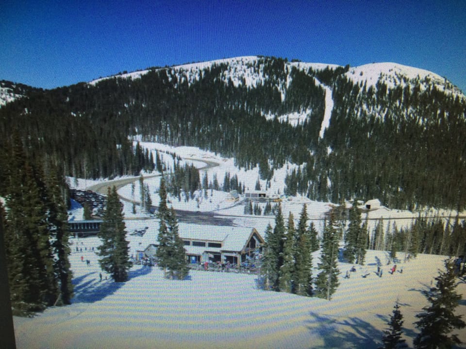 WOLF CREEK SKI PARK ONLY 30 MINUTES AWAY!!