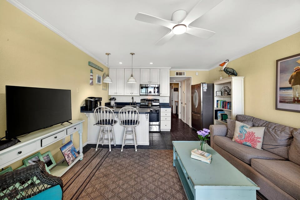 Open concept floorplan- Living Area