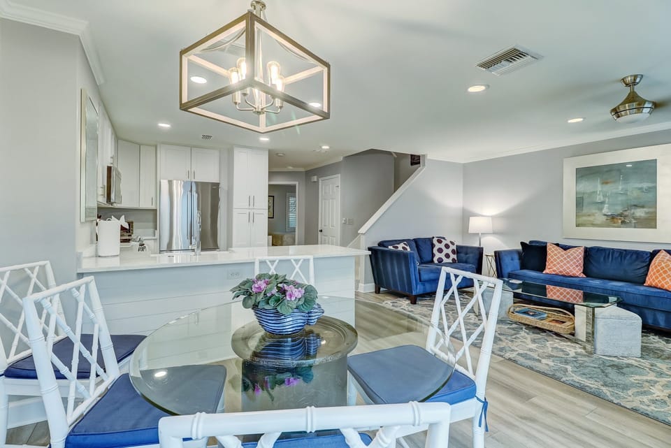 view kitchen and dinning area