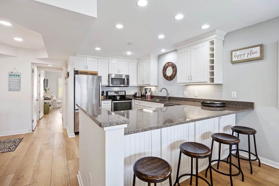 Fully Equipped Kitchen with Bar Stools