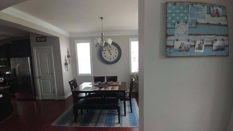 Entree Way & Dining Room