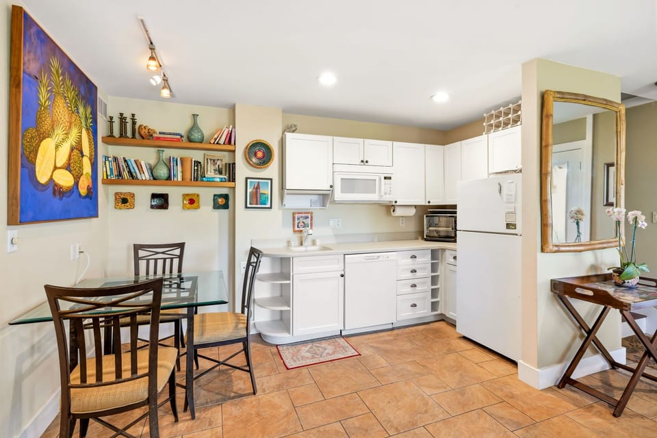 Lower level kitchenette