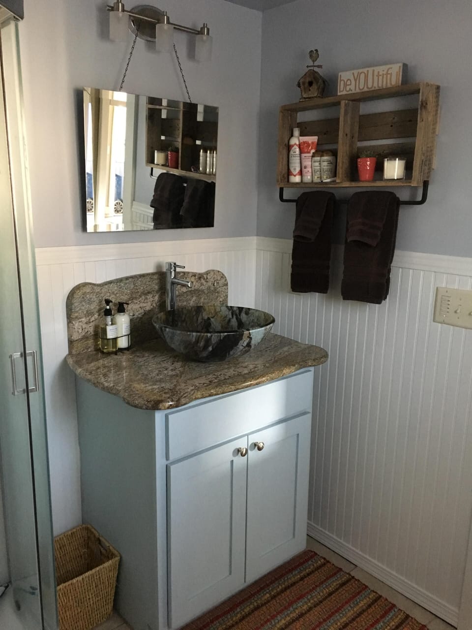 Bathroom sink