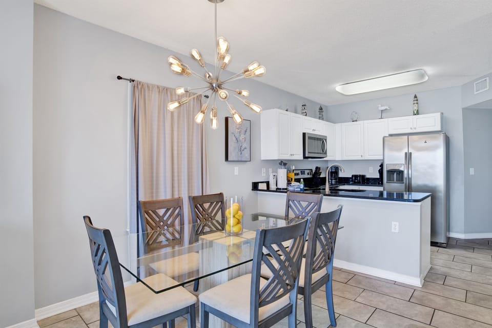 Dining area for 6