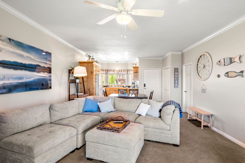 Nice open floor plan. Plenty of room for everyone to relax. 