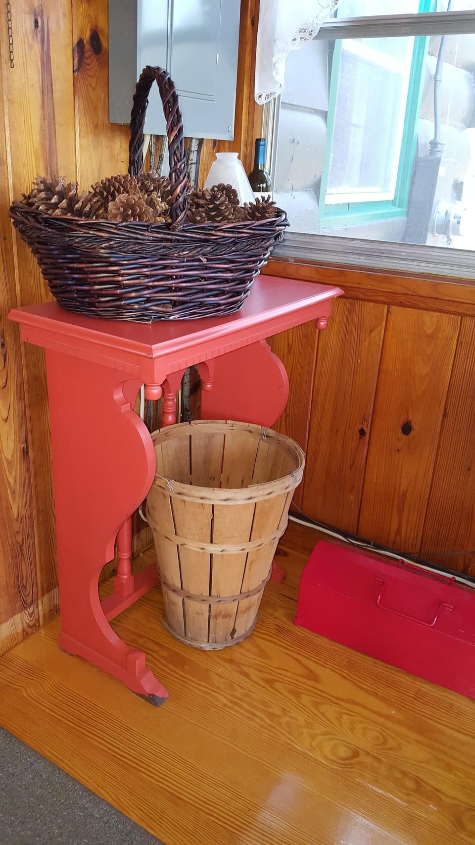 Pine Cone Cabin at Fort Valley
Sun Porch
