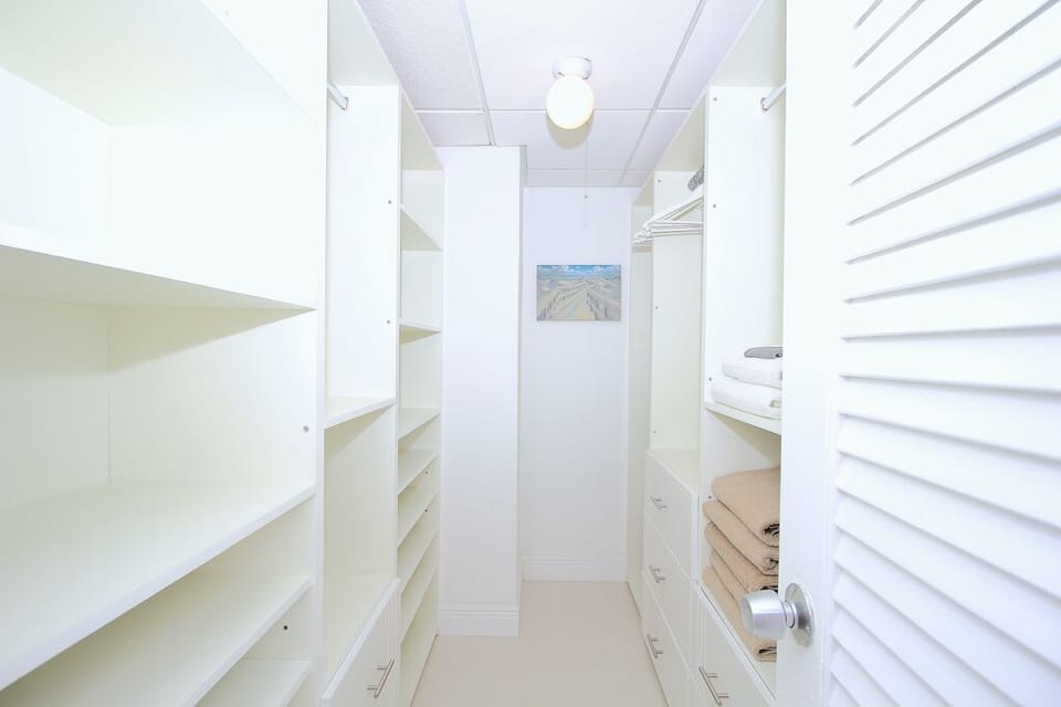 Walking closet