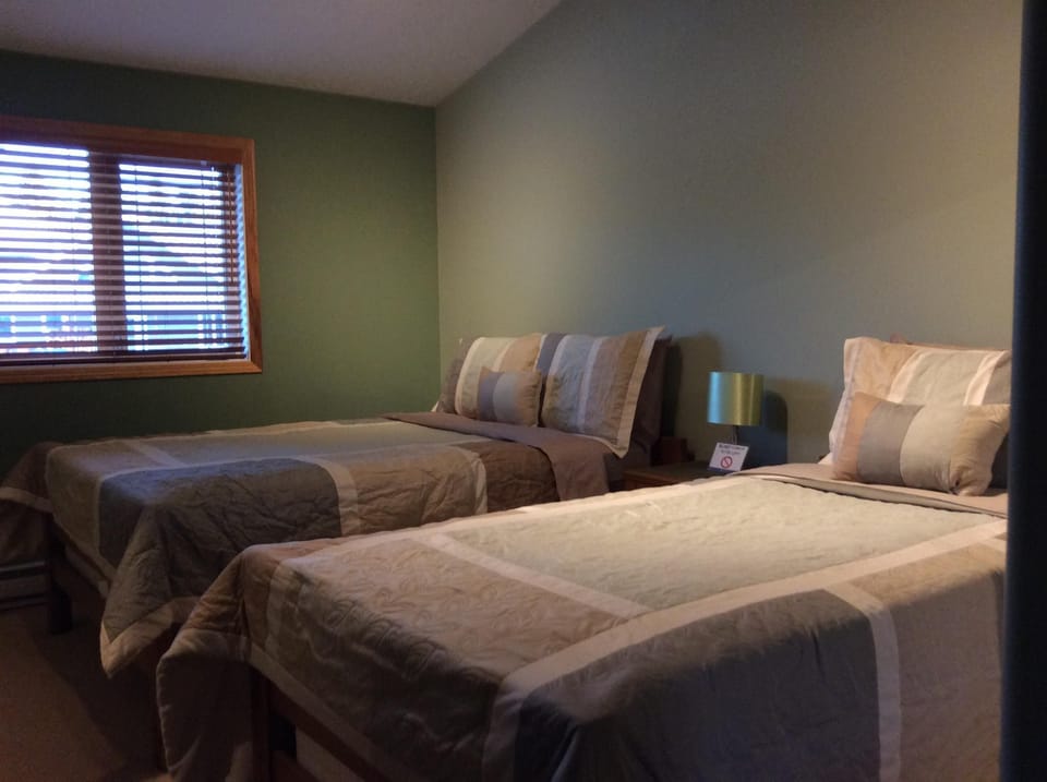 I double and I single bed