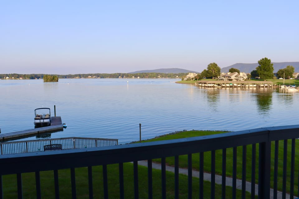 Your boat (whether you bring or rent one) can be docked and seen from the condo.