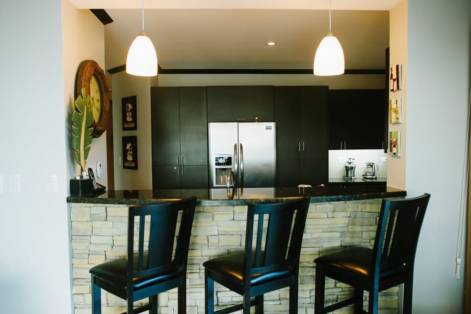 Breakfast bar area to enjoy your coffee and pastries from the local bakeries.