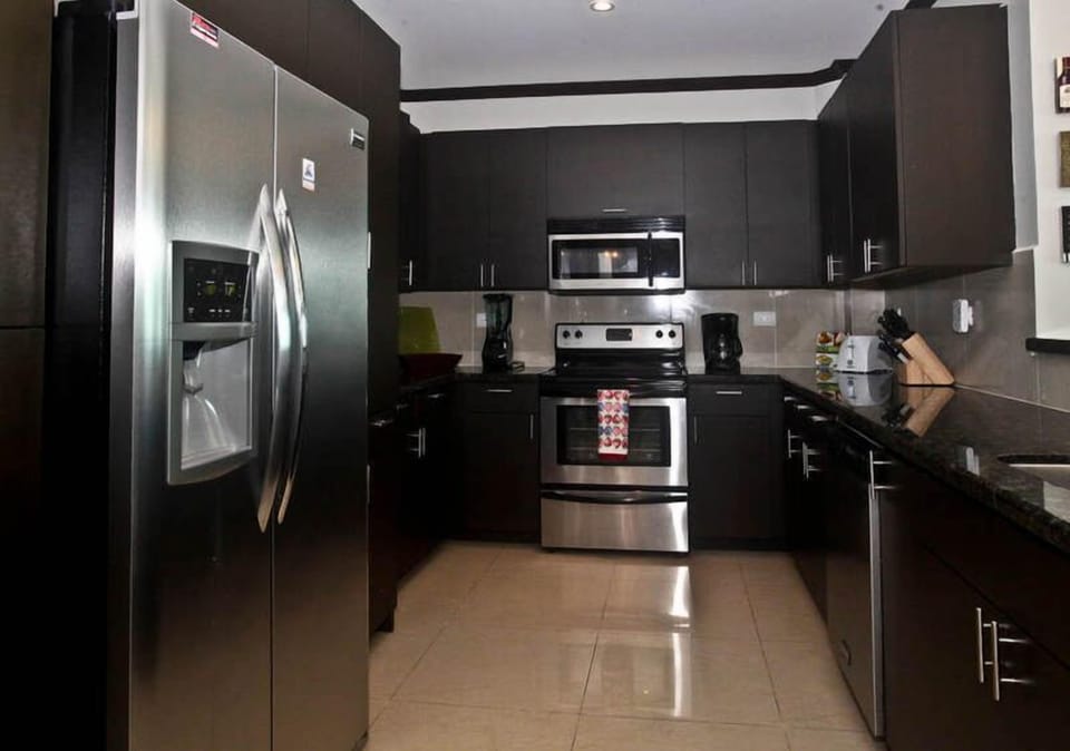Fully equipped gourmet chef's kitchen that will make any cook feel at home. 