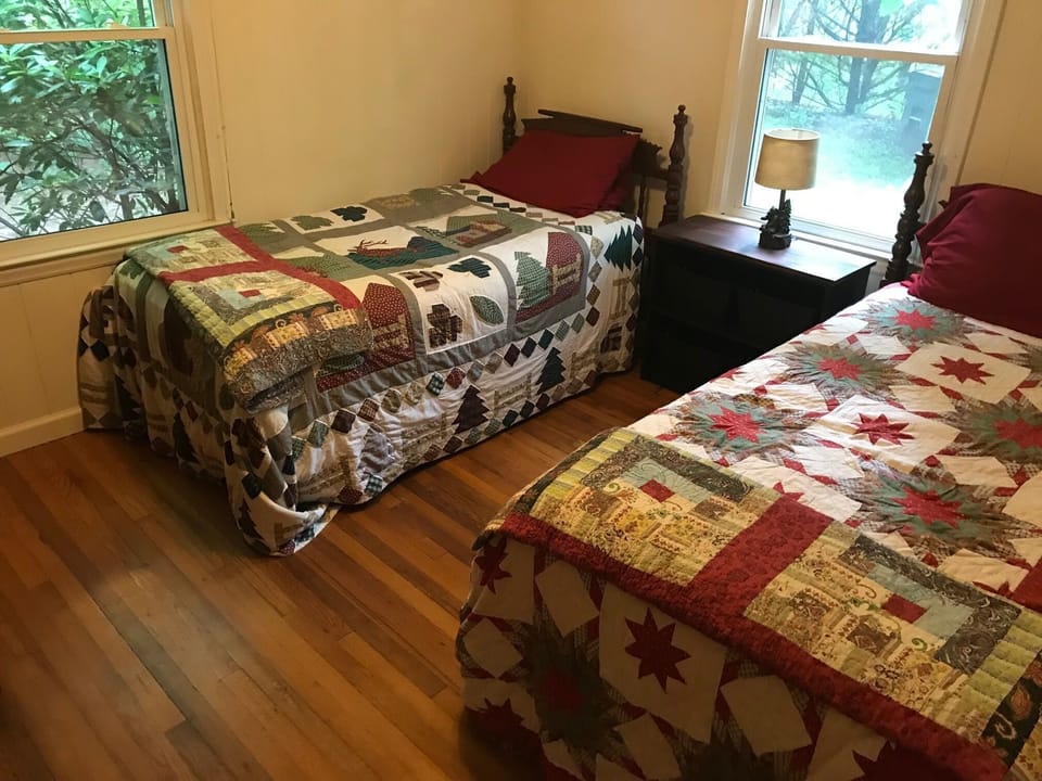 2nd Bedroom

