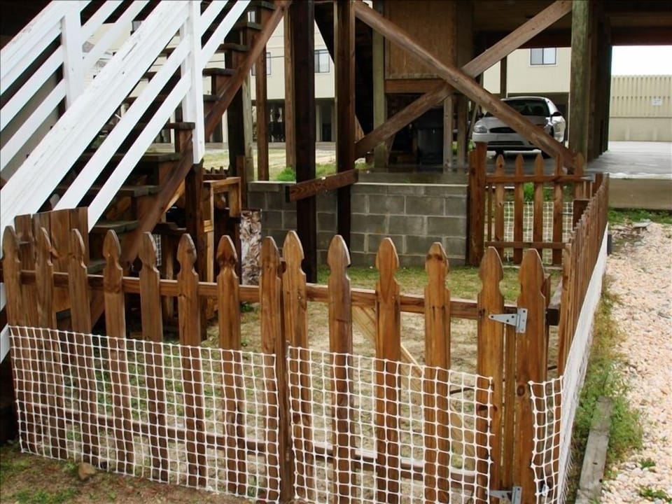 Outside pen for pets
