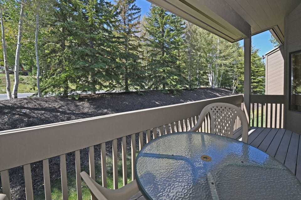 Outside deck, main level