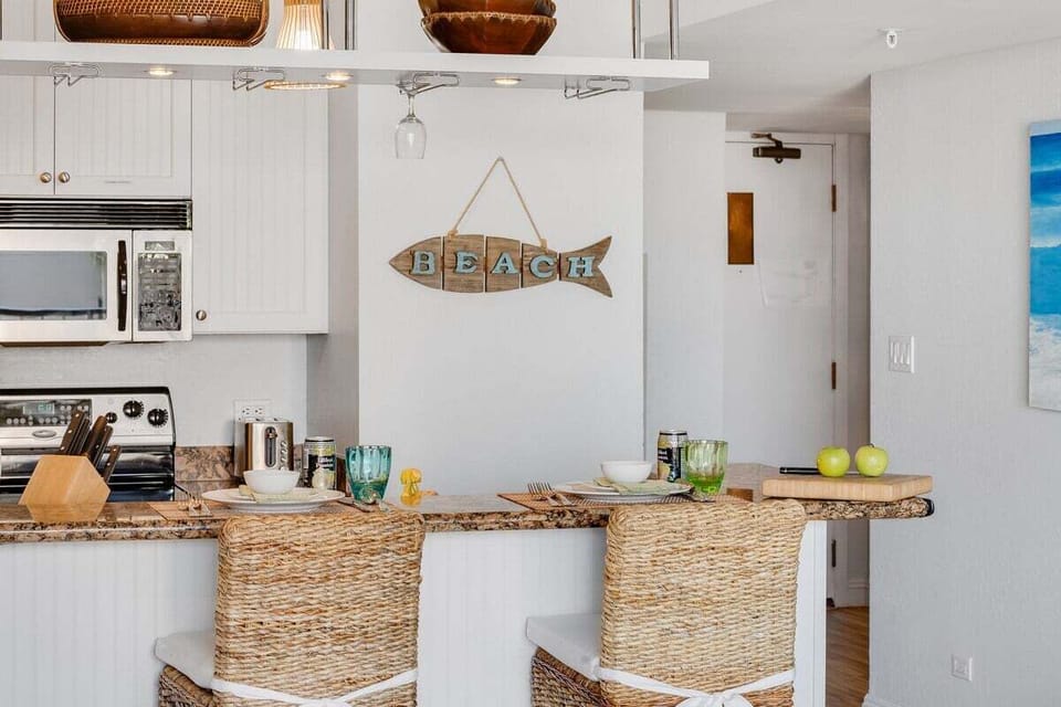Kitchen counter bar stools, perfect for quick breakfast