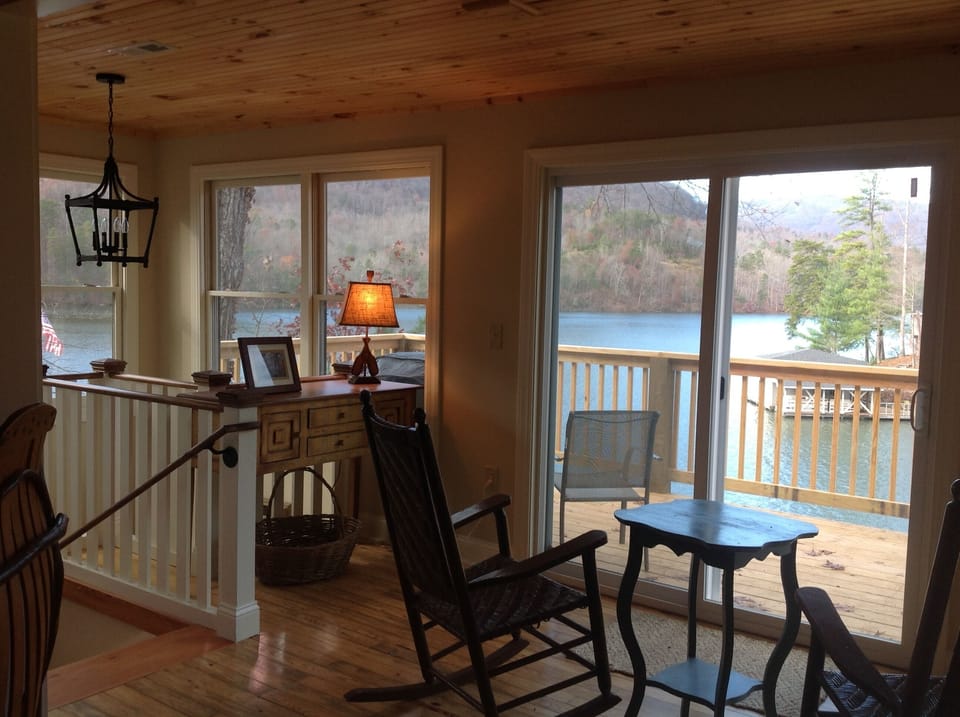 Porch looking out over the mountains