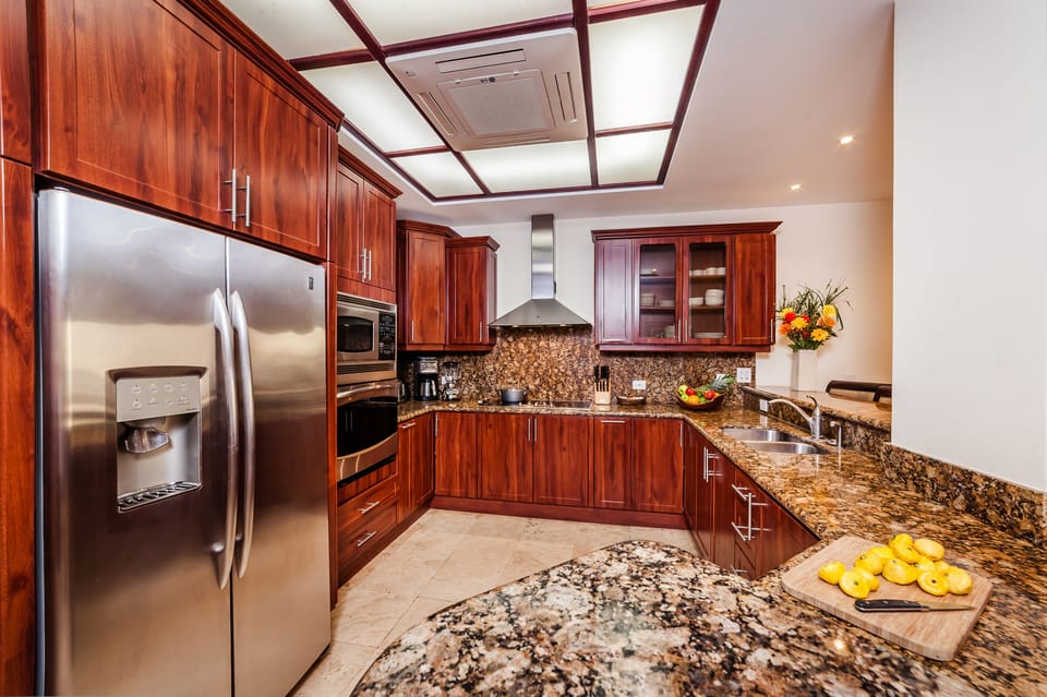 fully equipped kitchen