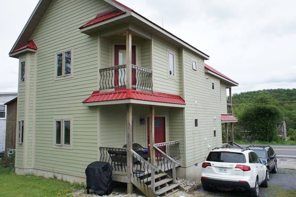 Cozy verandah and easily accessible BBQ.