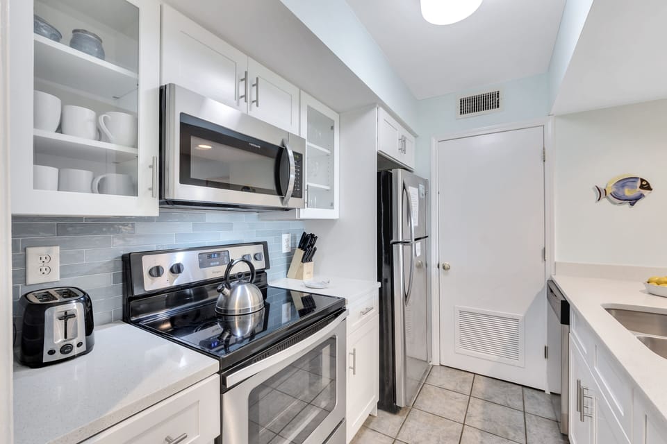 An updated 1 bedroom condo on the beach!