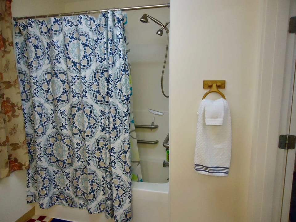 bathroom, tub shower