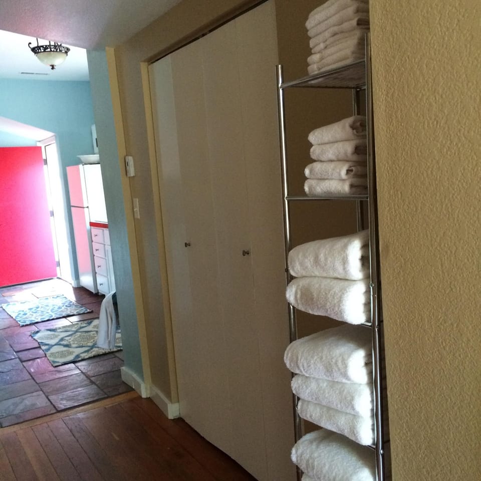 Luxury-hotel quality towels
