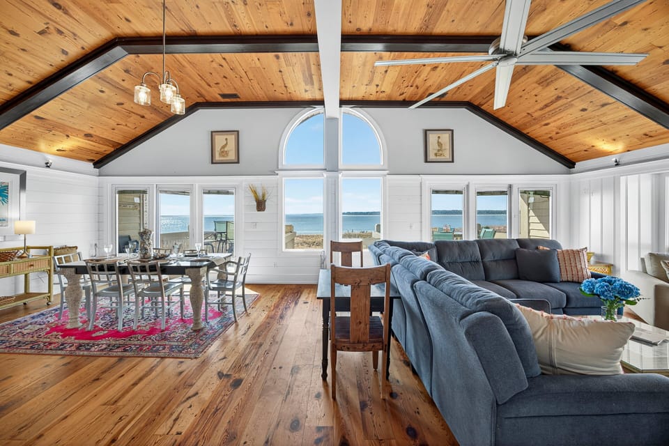 Enjoy the amazing views from this 3 bedroom Pelican Watch!