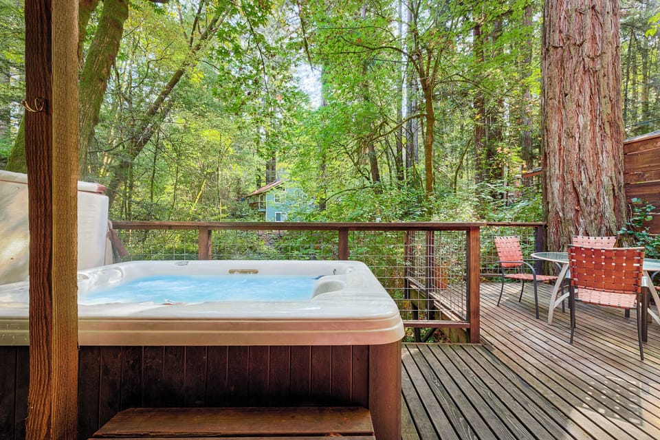 Spa on lower deck (new spa coming)