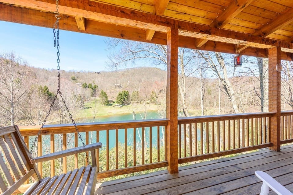 Enjoy Lake and Mountain Views from Rear Decks of Lakeside at Hawksnest!