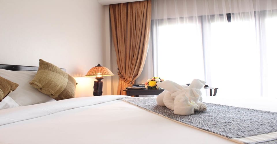 Deluxe Double Room  | In-room safe, desk, blackout drapes, iron/ironing board