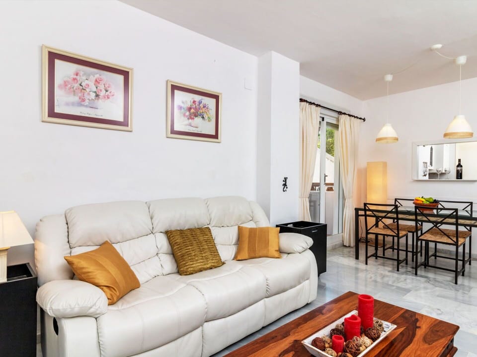 Room, Furniture, Living Room, Property, Interior Design, Building, Wall, Floor, Real Estate, Suite