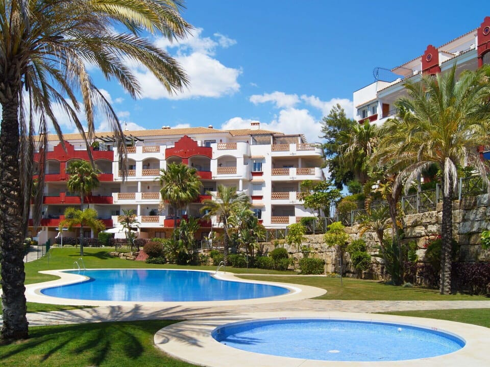 Property, Building, Residential Area, Real Estate, Resort, Condominium, Apartment, Town, Swimming Pool, House